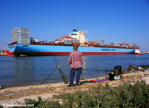 Sovereign Maersk, MSC Domna X 9120841 ID 724